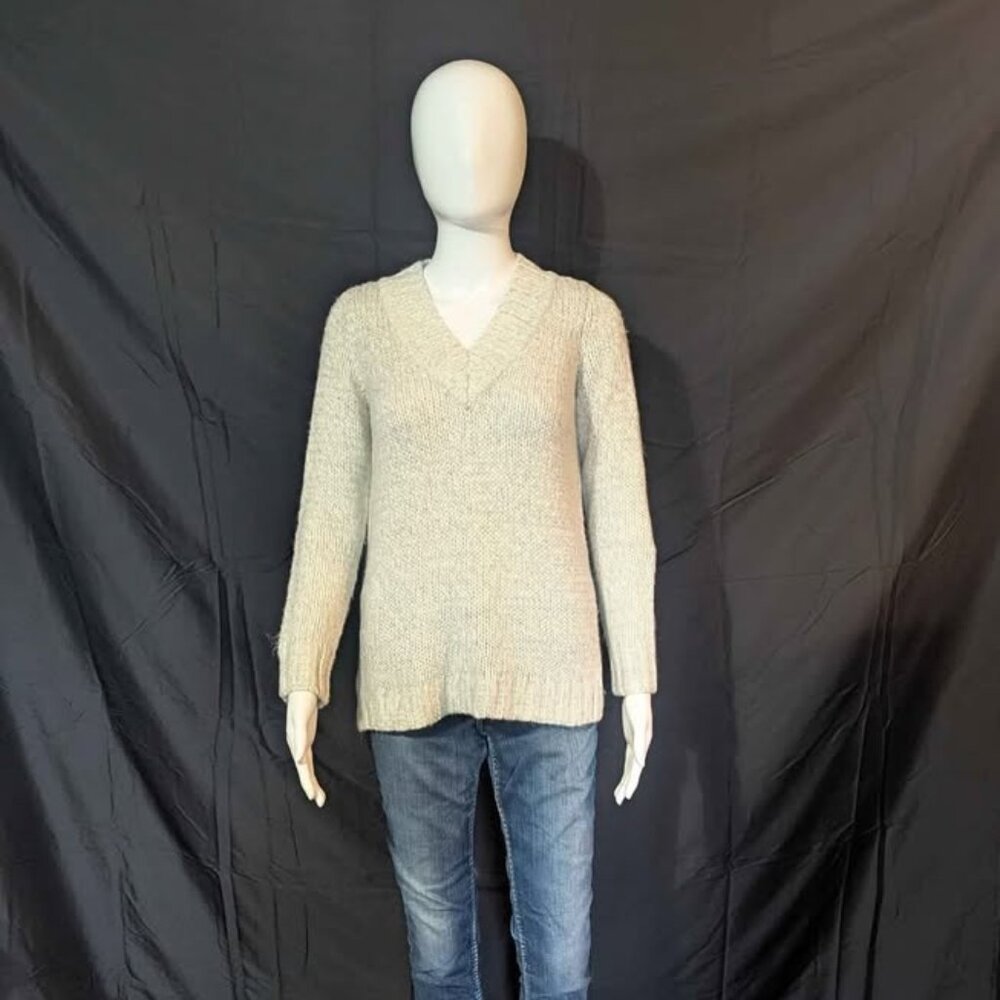 Women's or Junior's  Chaps White/Gray Colored Sweater With Silver Thread Size Sm